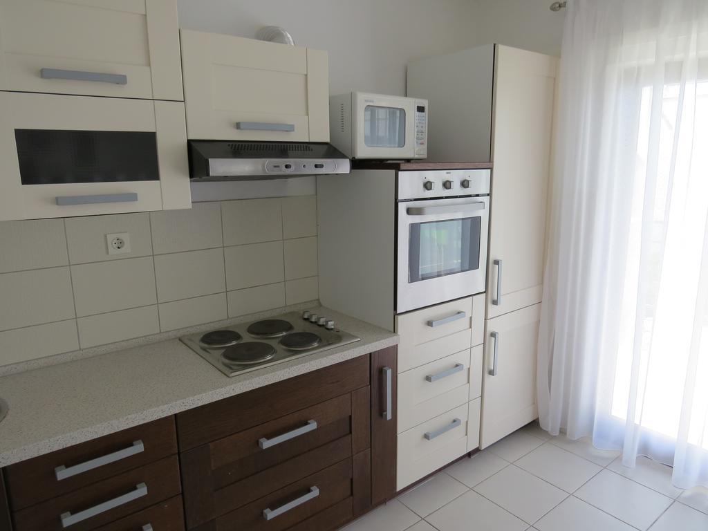 Apartments Lovric - 30 Meters To The Beach Trogir Exterior photo