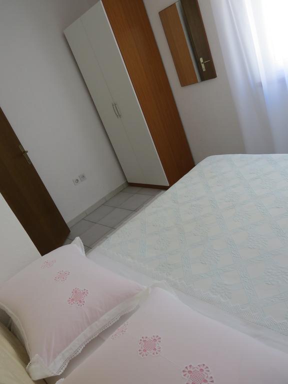 Apartments Lovric - 30 Meters To The Beach Trogir Exterior photo