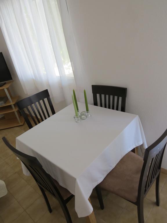 Apartments Lovric - 30 Meters To The Beach Trogir Exterior photo