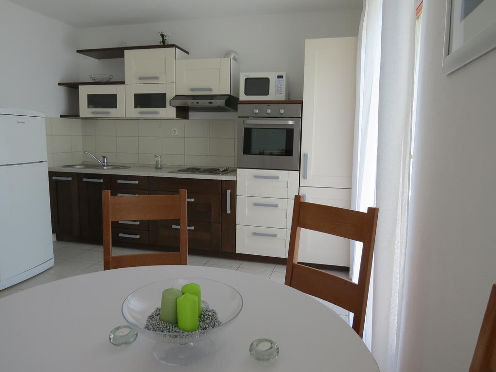 Apartments Lovric - 30 Meters To The Beach Trogir Exterior photo