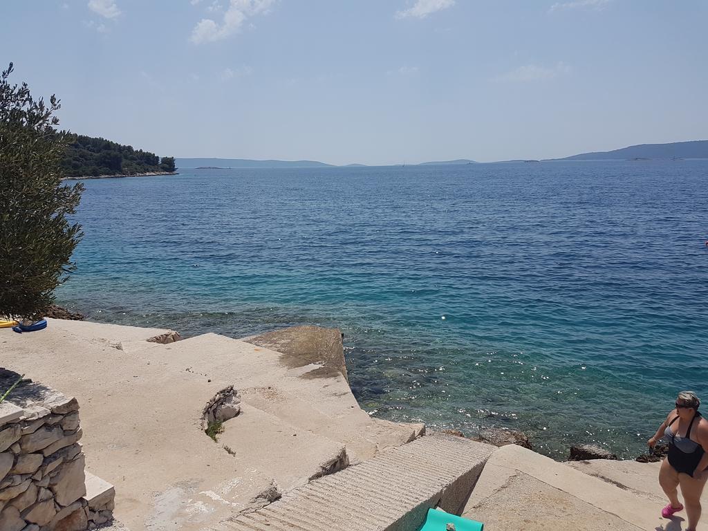 Apartments Lovric - 30 Meters To The Beach Trogir Exterior photo