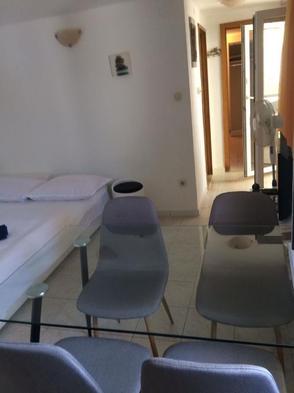 Apartments Lovric - 30 Meters To The Beach Trogir Exterior photo